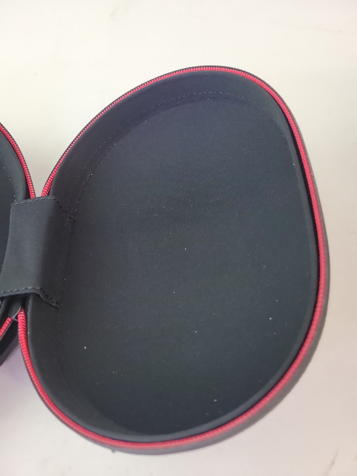 Genuine Beats Hard Shell Zipper Travel Case For Beats Studio 2 & 3 Headphones