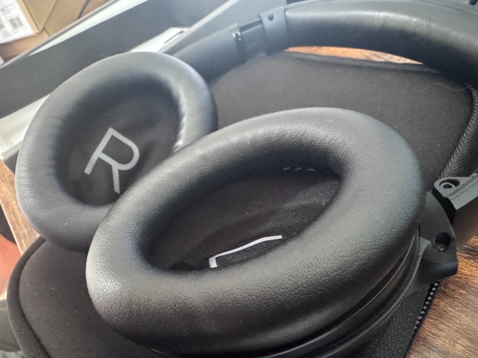 Bose QuietComfort SE Wireless Around Ear Headphones – Black, Grade A+