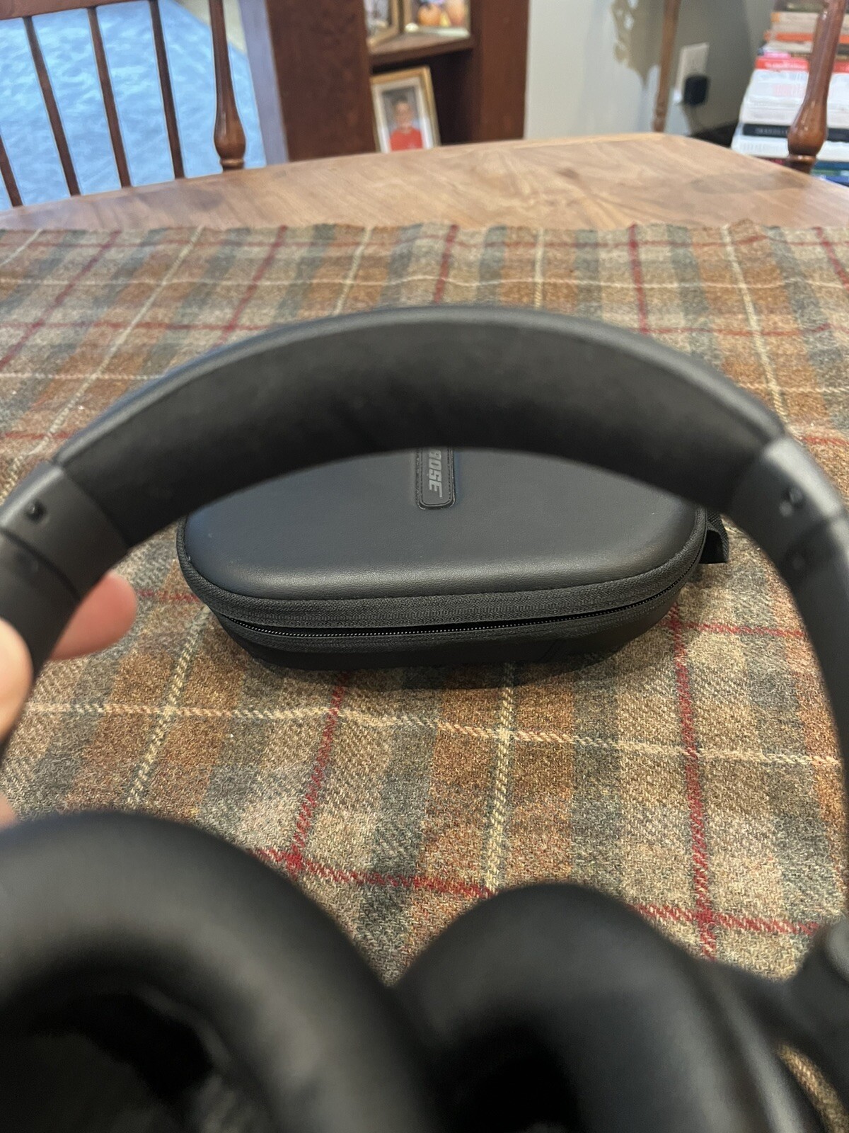 Bose QuietComfort 35 QC-35 Over the Ear Bluetooth Headphones in Black