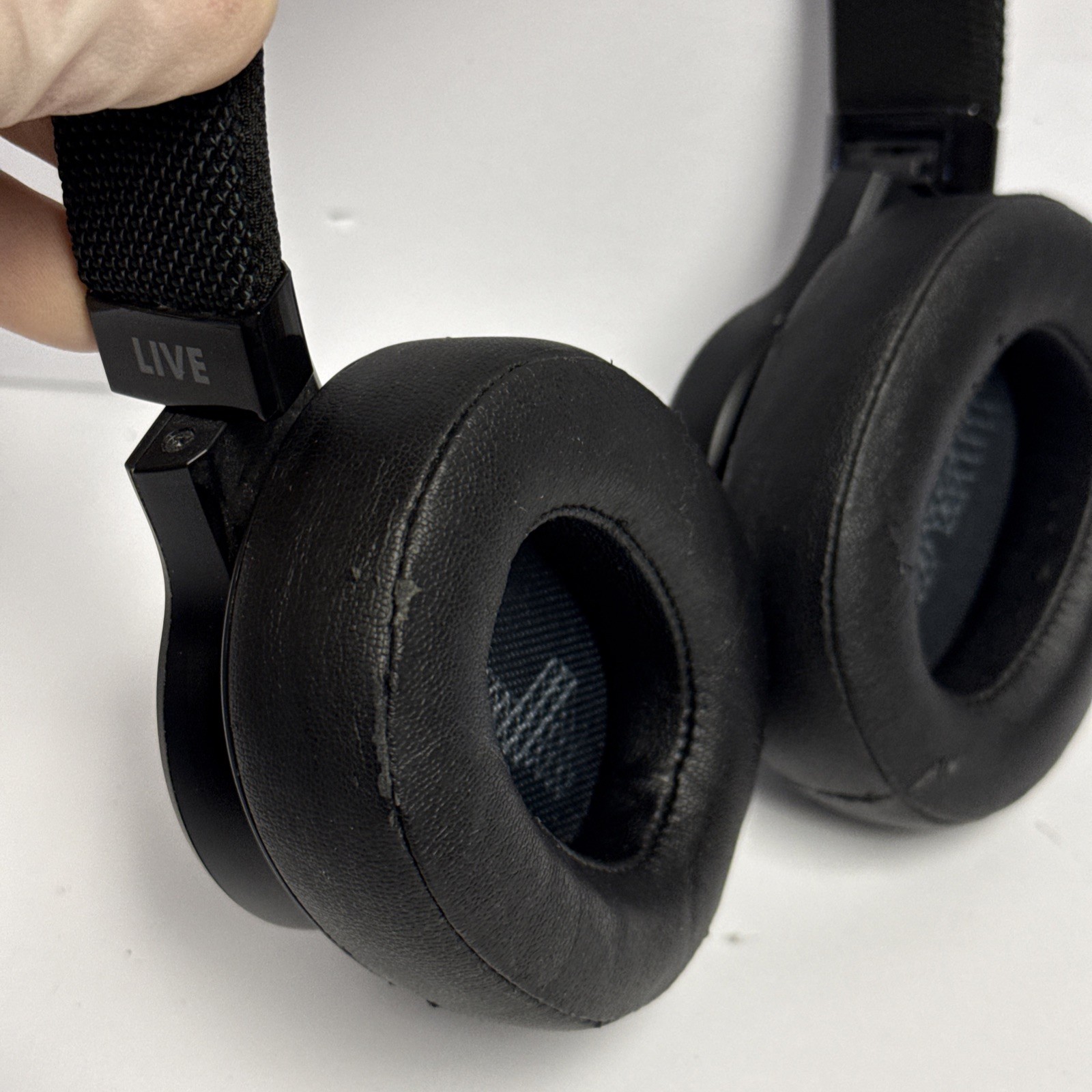 JBL Live 500BT Over-the-Ear Wireless Bluetooth Headphones (Needs Pads)