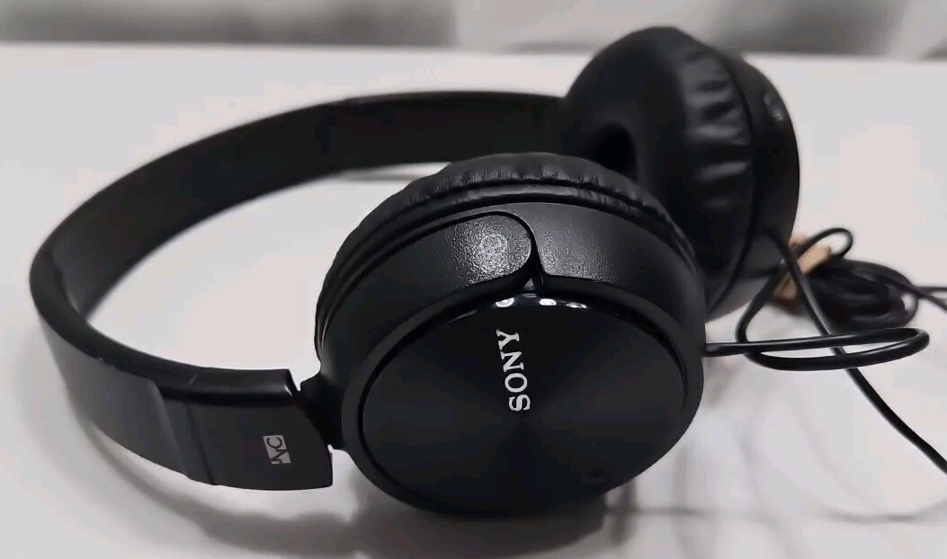 Sony MDR-ZX110NC Noise Cancelling Wired Headphones-Tested/Working