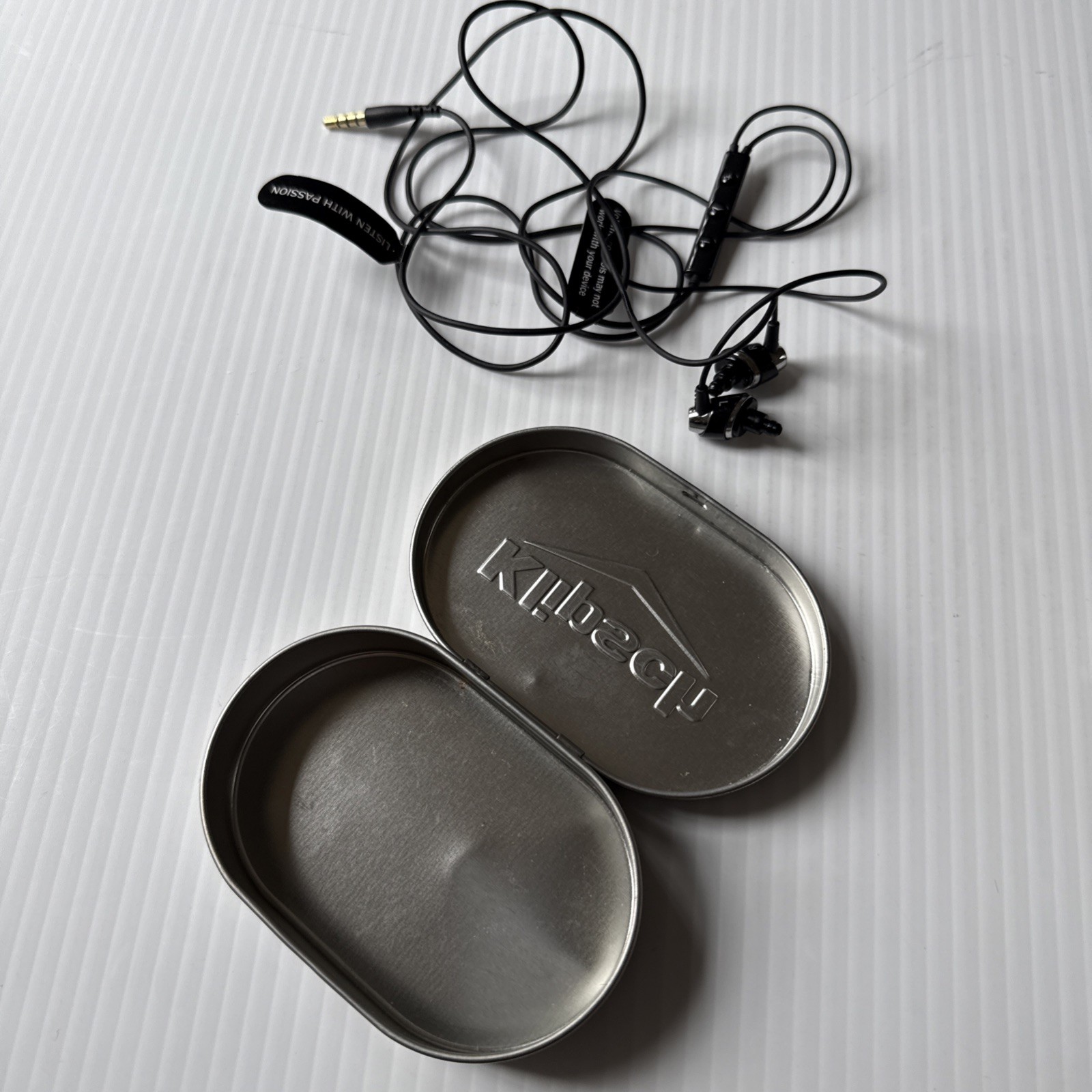 Klipsch S4i In-Ear Headphones & metal case