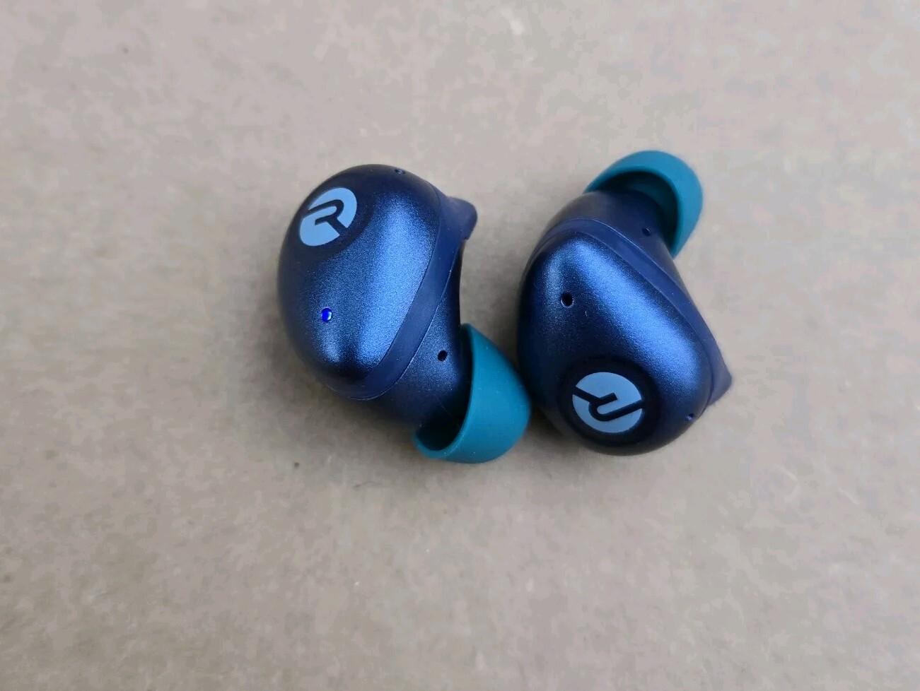 Raycon RBE745 THE FITNESS True Wireless Earbuds Only – BLUE