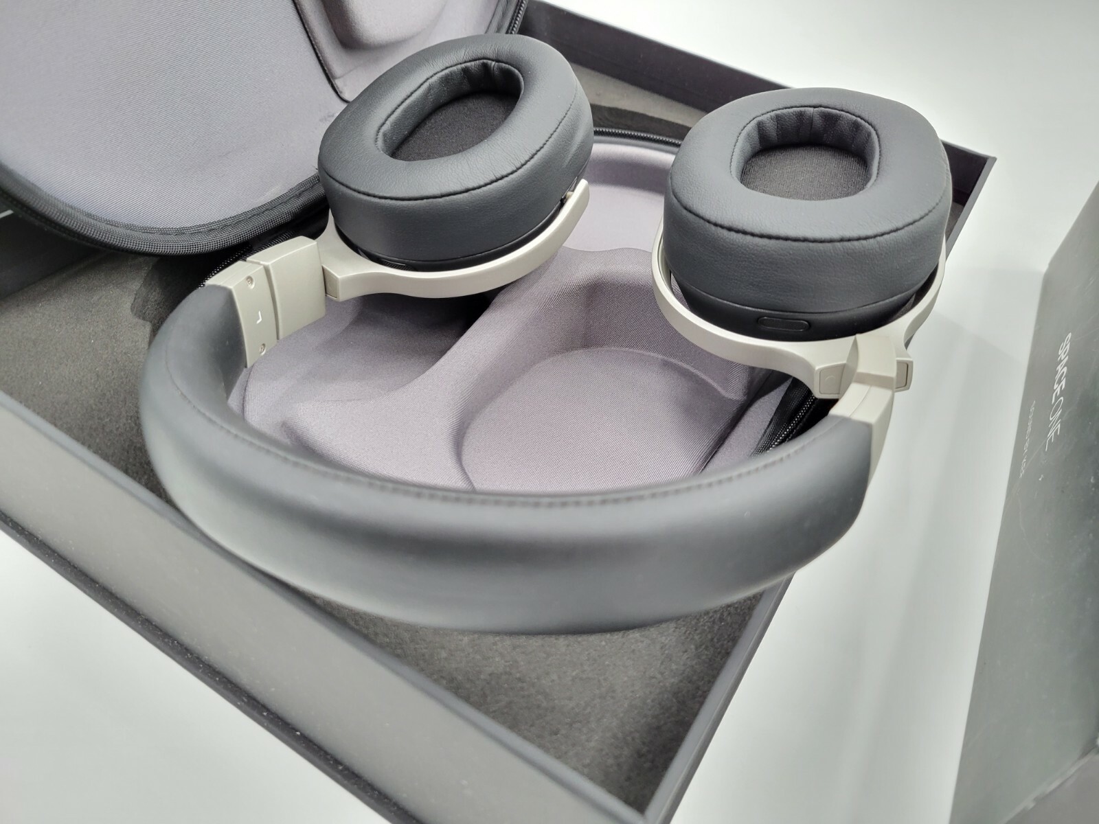 *US Seller* Porsche Design KEF Space One Headphones Noise Cancelling