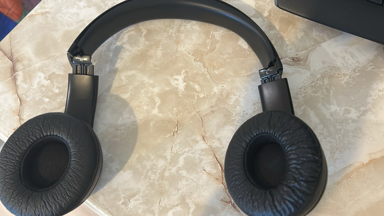 Beats by Dr. Dre Solo3 Black On-Ear Headphones Bluetooth 3.5mm Jack