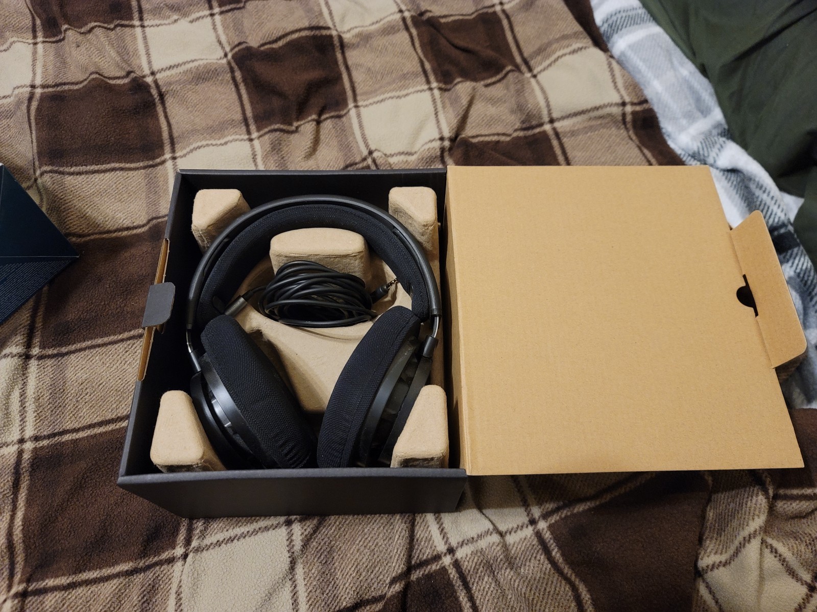 Philips SHP9500 HiFi Stereo Over-Ear Headphones – Black Tested Working