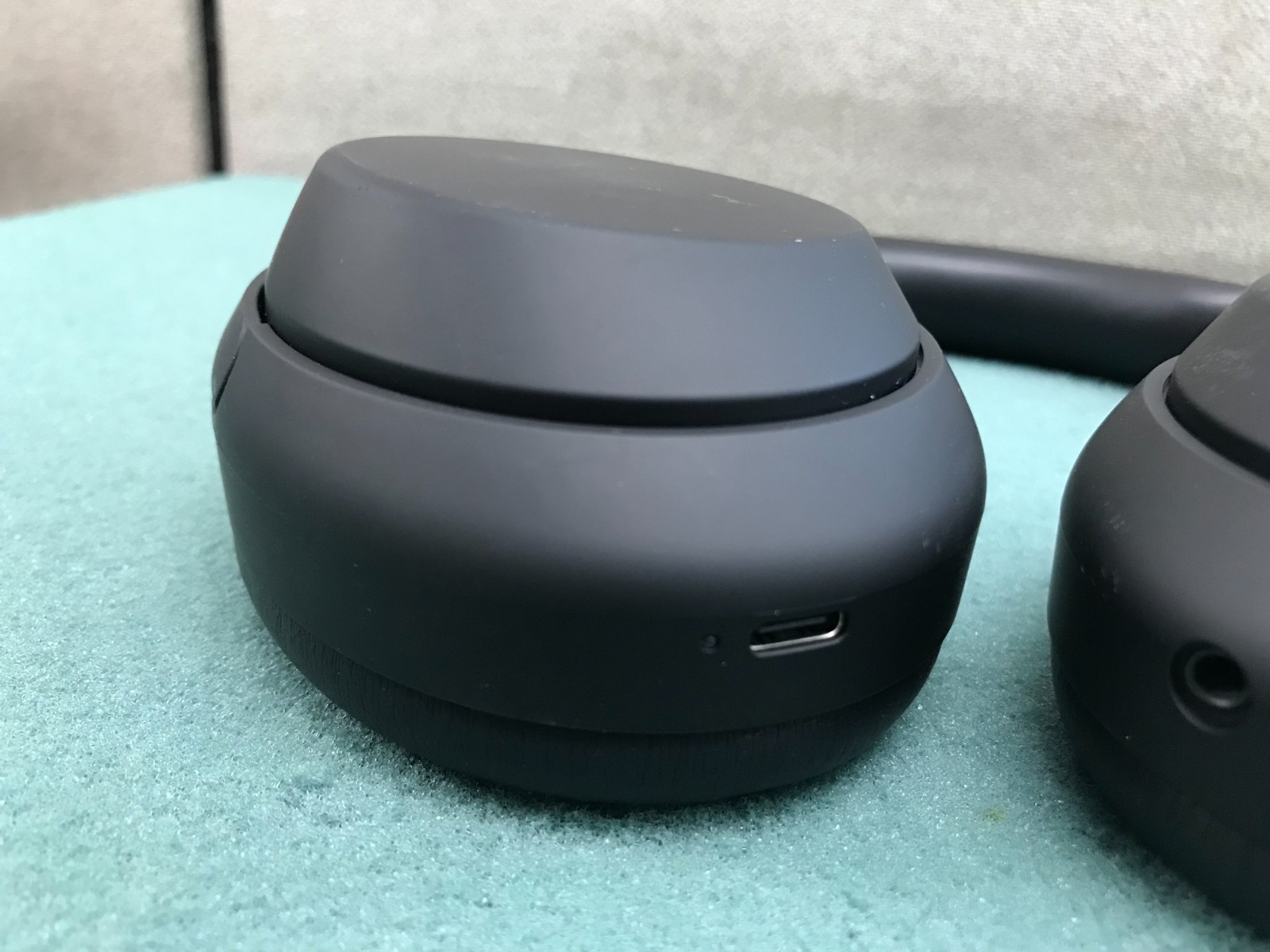 Sony WH-1000XM4 Wireless Headphones Black *AS IS / FOR PARTS / Read* – O535