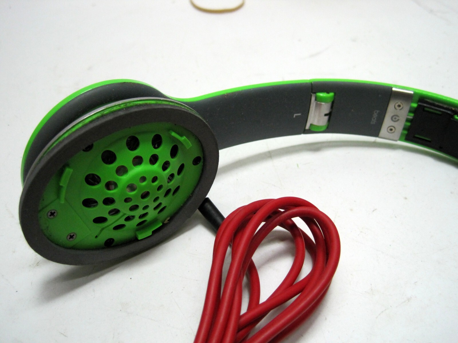 Beats by Dr. Dre Solo HD Headband Headphones – Green/GREY NEED PADS!