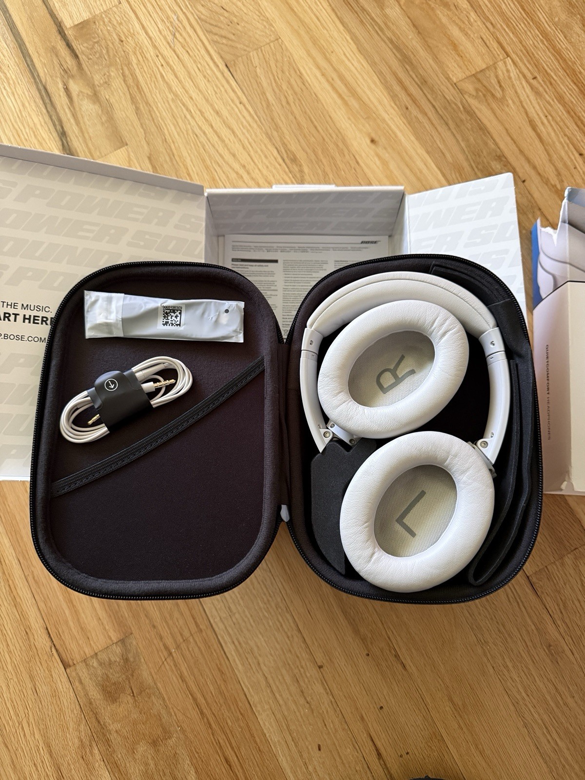 Bose QuietComfort Wireless OverEar ANC Headphones White Smoke Open Box