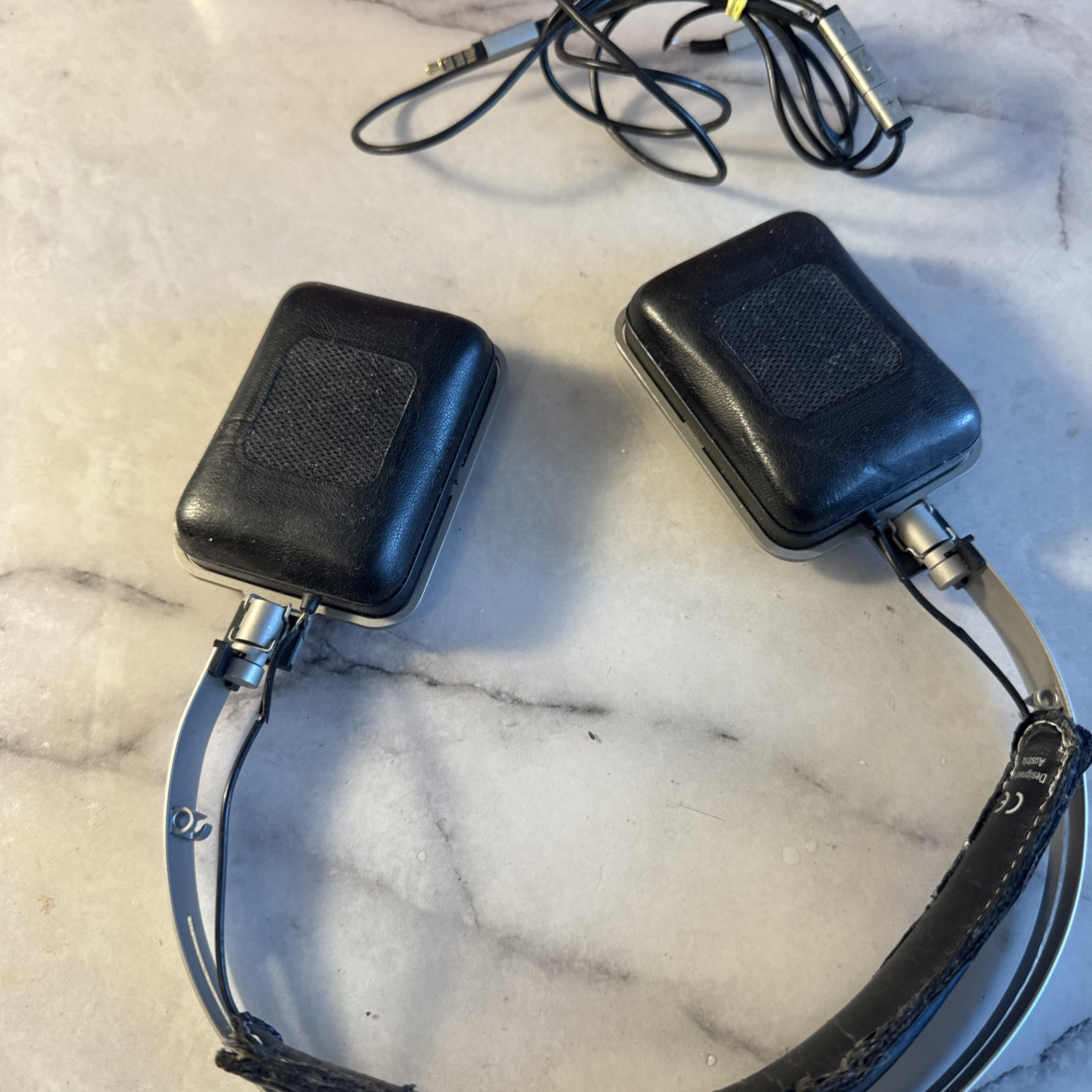 Broken Harman Kardon Wired On-Ear Headphones Black HAR KAR-CL Broken (see Pic)