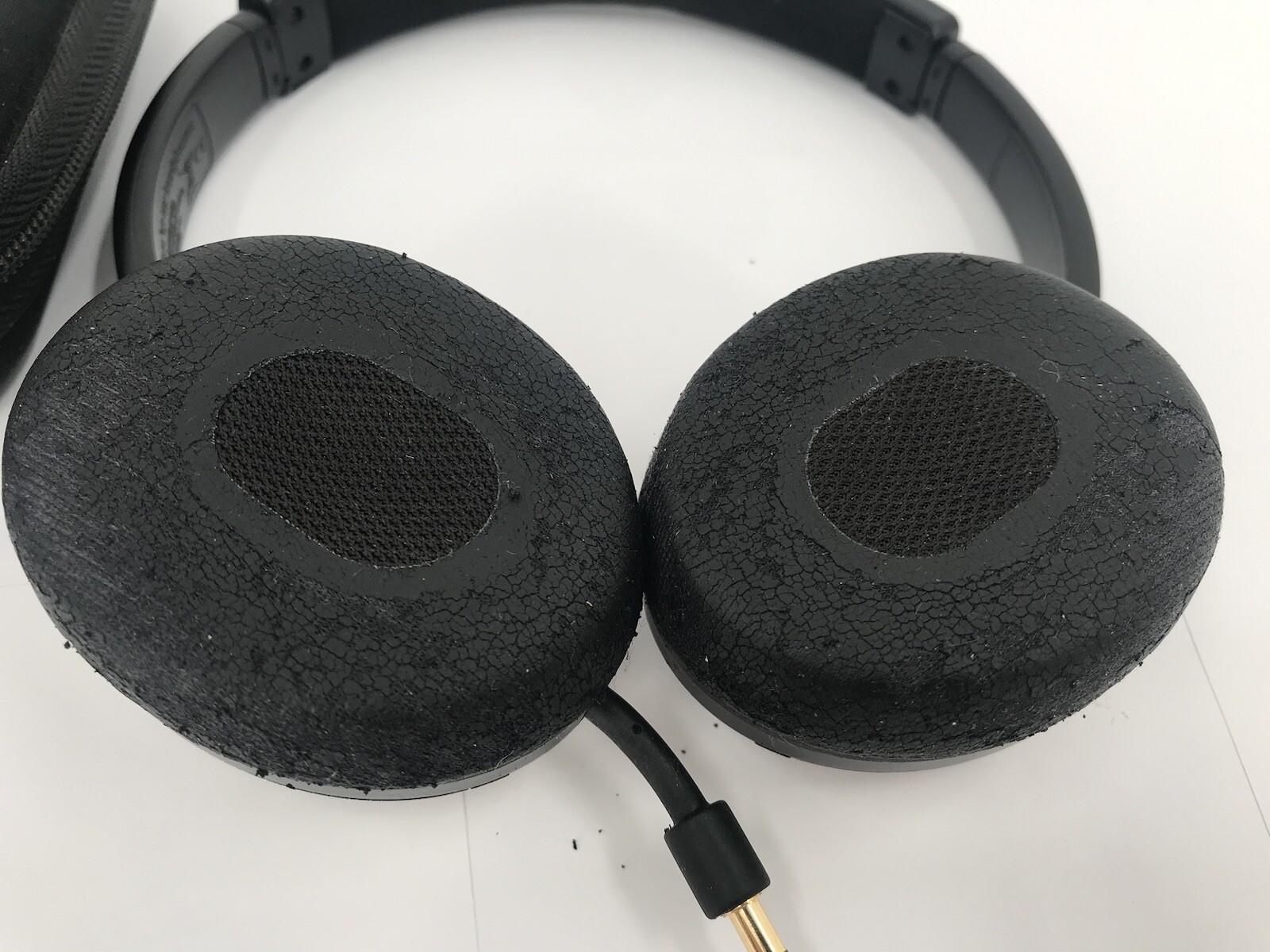 Bose On-Ear Foldable Headphones – Black and Silver With Case