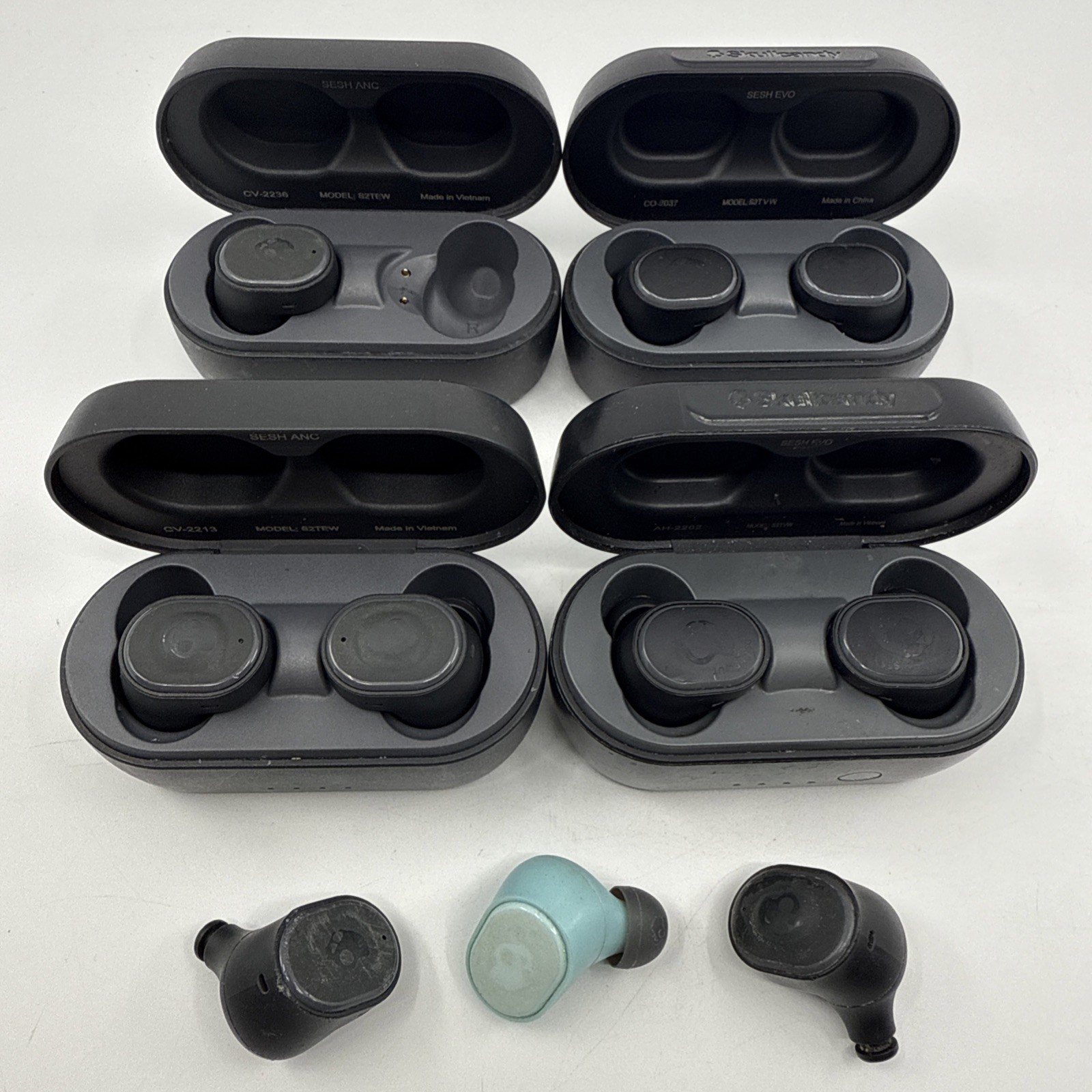 Skullcandy Earbud LOT OF 4 Sesh Evo + Sesh Anc + 3 earbuds 3 Complete