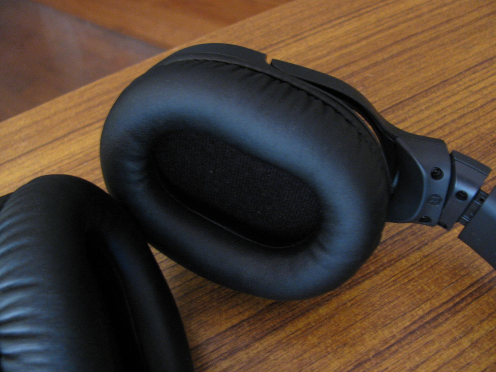 Sony WH-RF400R Wireless Home Theater Headphones Great Working Condition