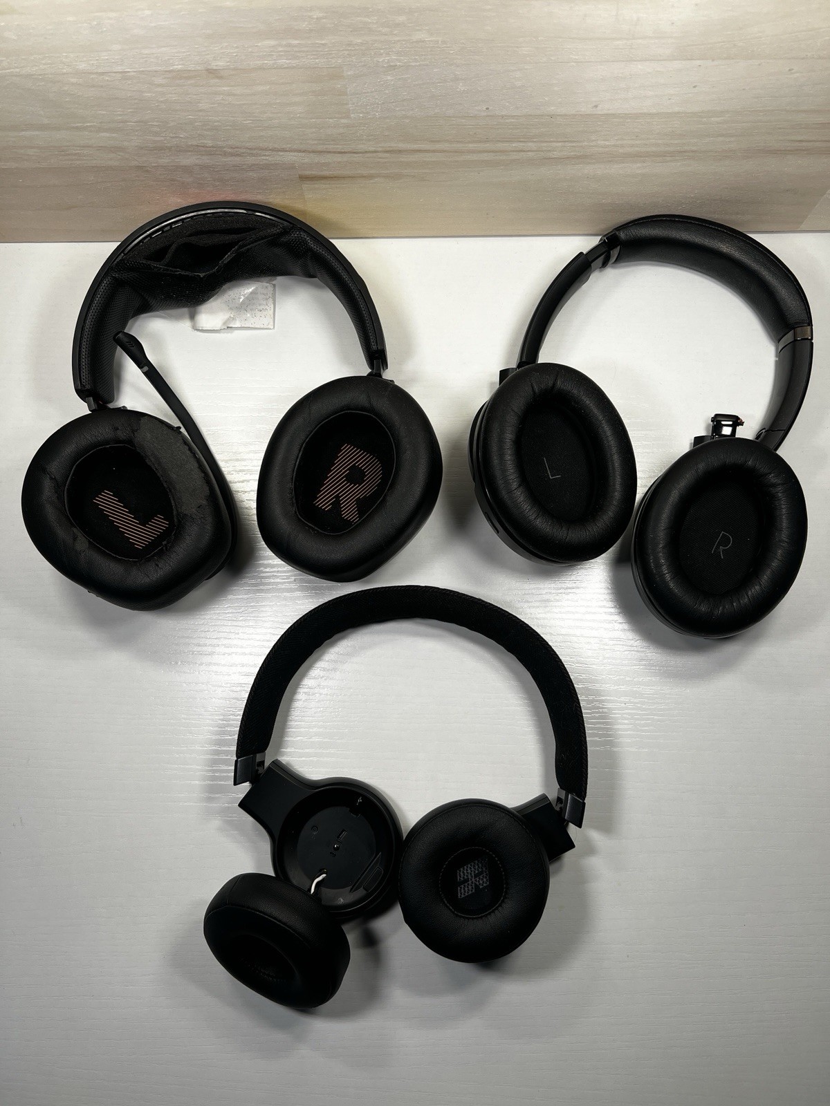 JBL Headphones 3 Read (DELAYED SHIPPING)