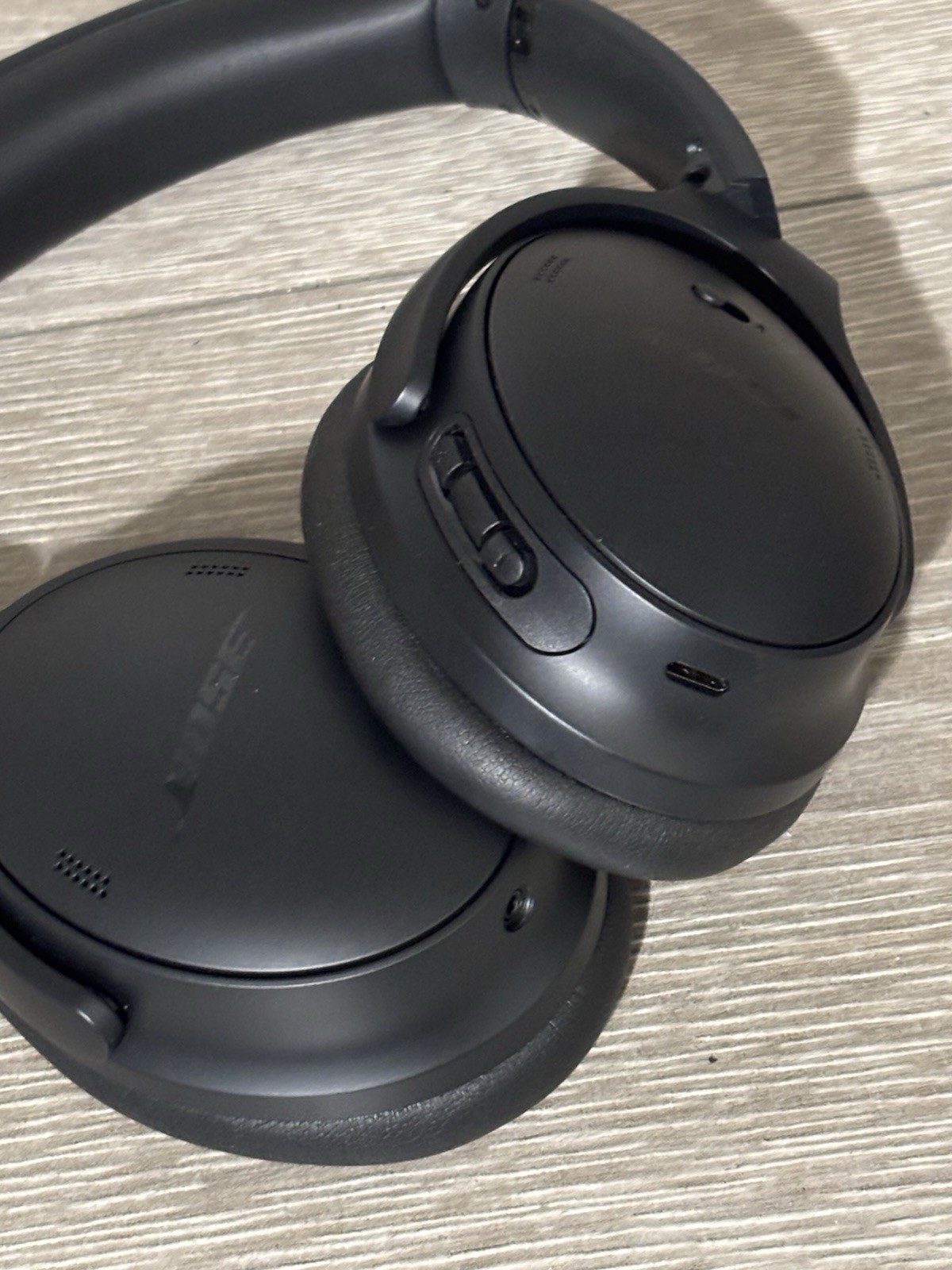 Bose QuietComfort 45 437310 Noise Canceling Bluetooth Black Headphones/Soft Case