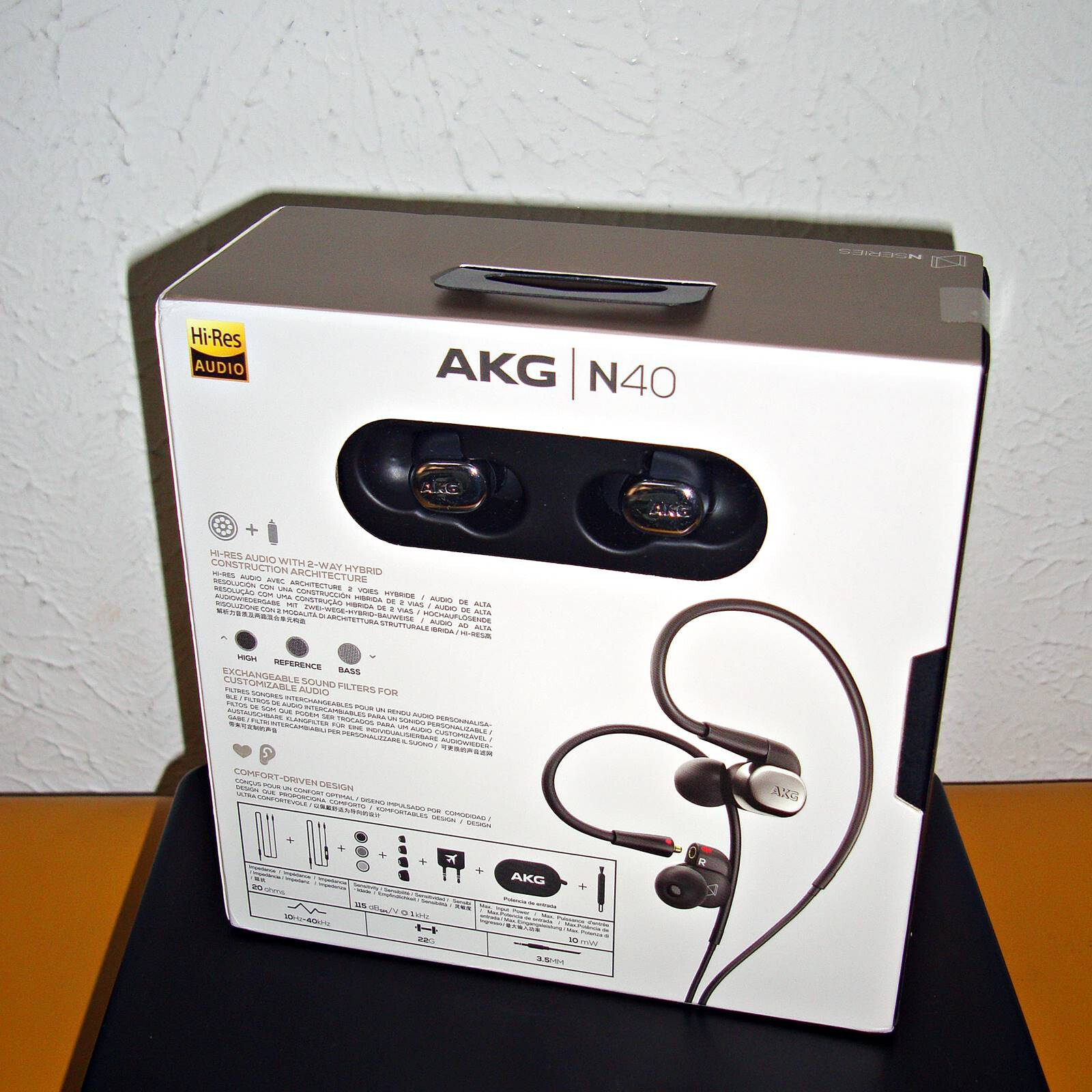 【NEW】AKG N40 IN-EAR HEADPHONES (BLACK AND SILVER)