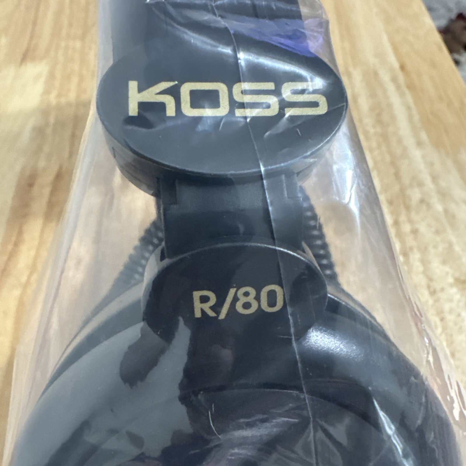 KOSS R80 8′ Stereophone New Factory Sealed Adjustable – Ear Cushions
