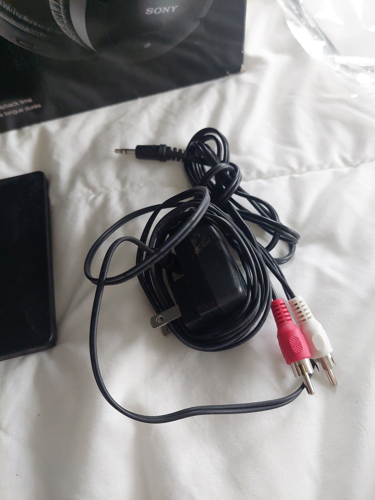Sony Wireless Over Ear Headphones – Black MDR-RF985RK