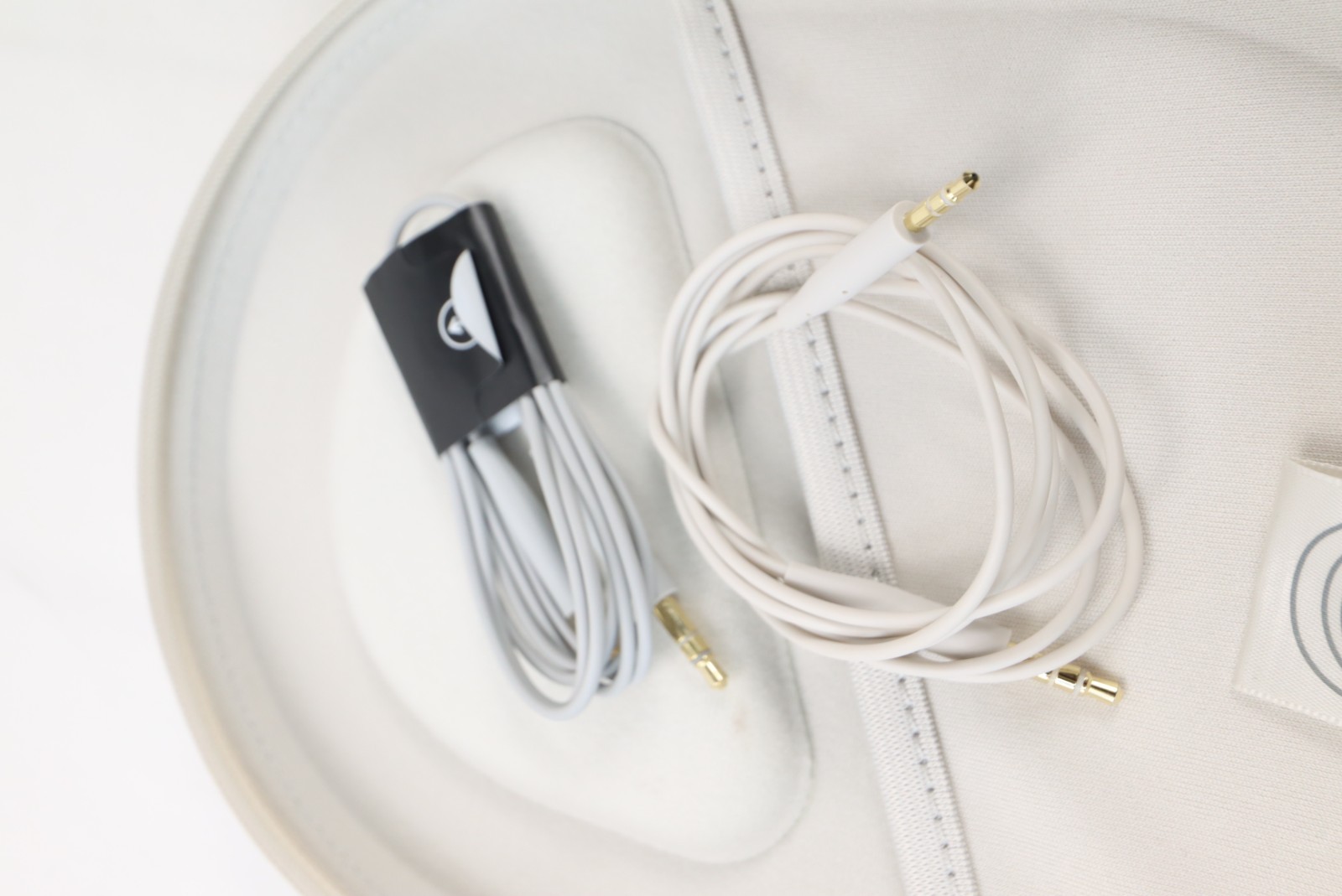 BOSE QuietComfort Ultra Headphones Sandstone Noise Canceling