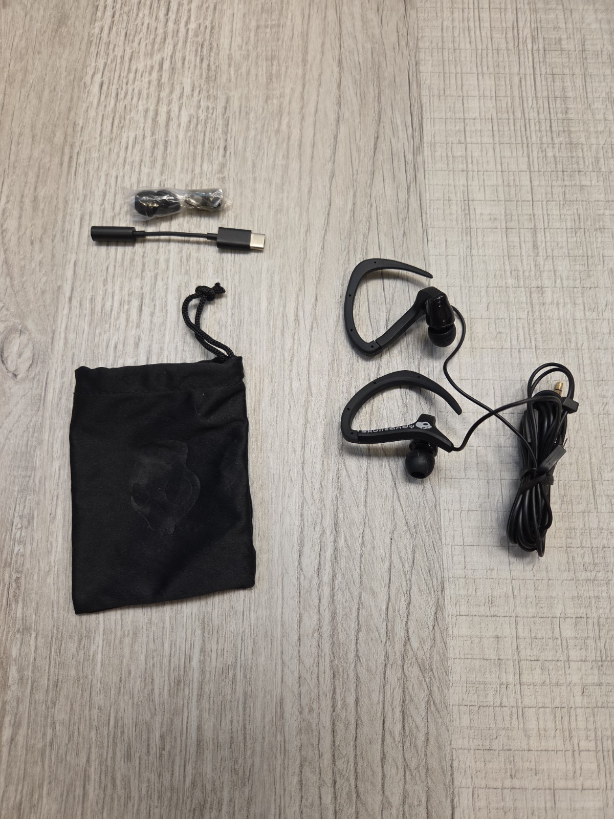 Skullcandy Supreme Sound Chops Earbuds Black With USB-C Adapter & Drawstring Bag