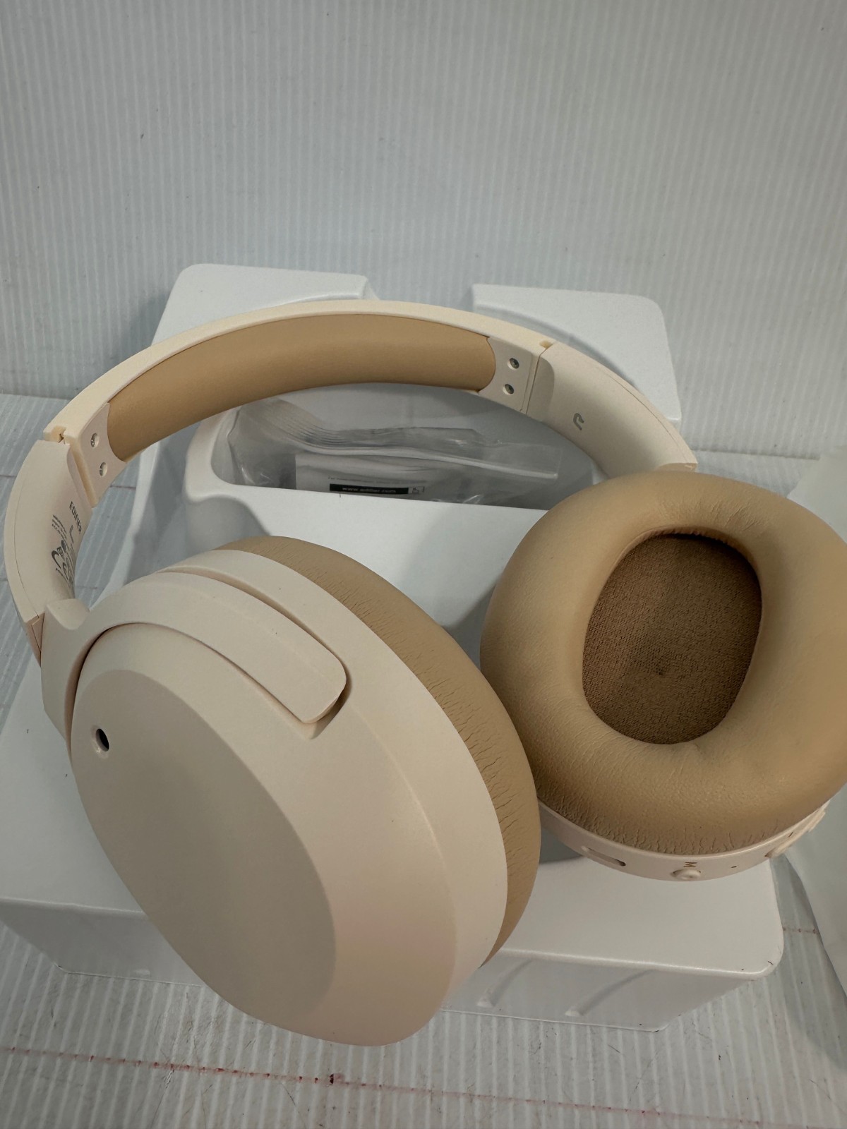Edifier W820NB PLUS Wireless Noise Canceling Headphones