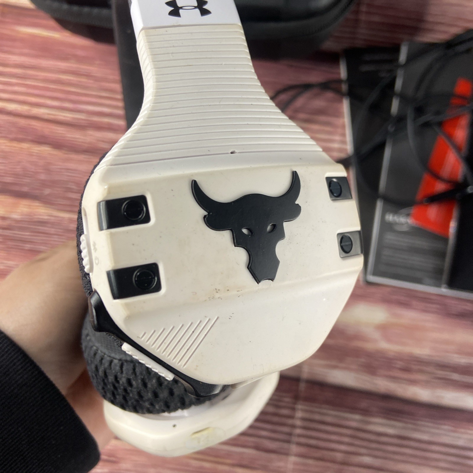 JBL Under Armour Sport Wireless Train Project Rock Edition Headphones White Blk
