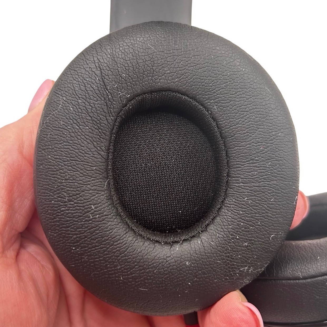 Beats by Dre Solo HD Wired On-Ear Headphones Gloss Black with Red Cable Case