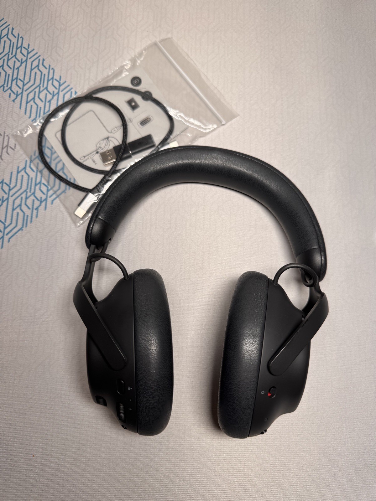 Alienware Pro Wireless Gaming Headset Wired/Wireless, BT (Dark Side of The Moon)