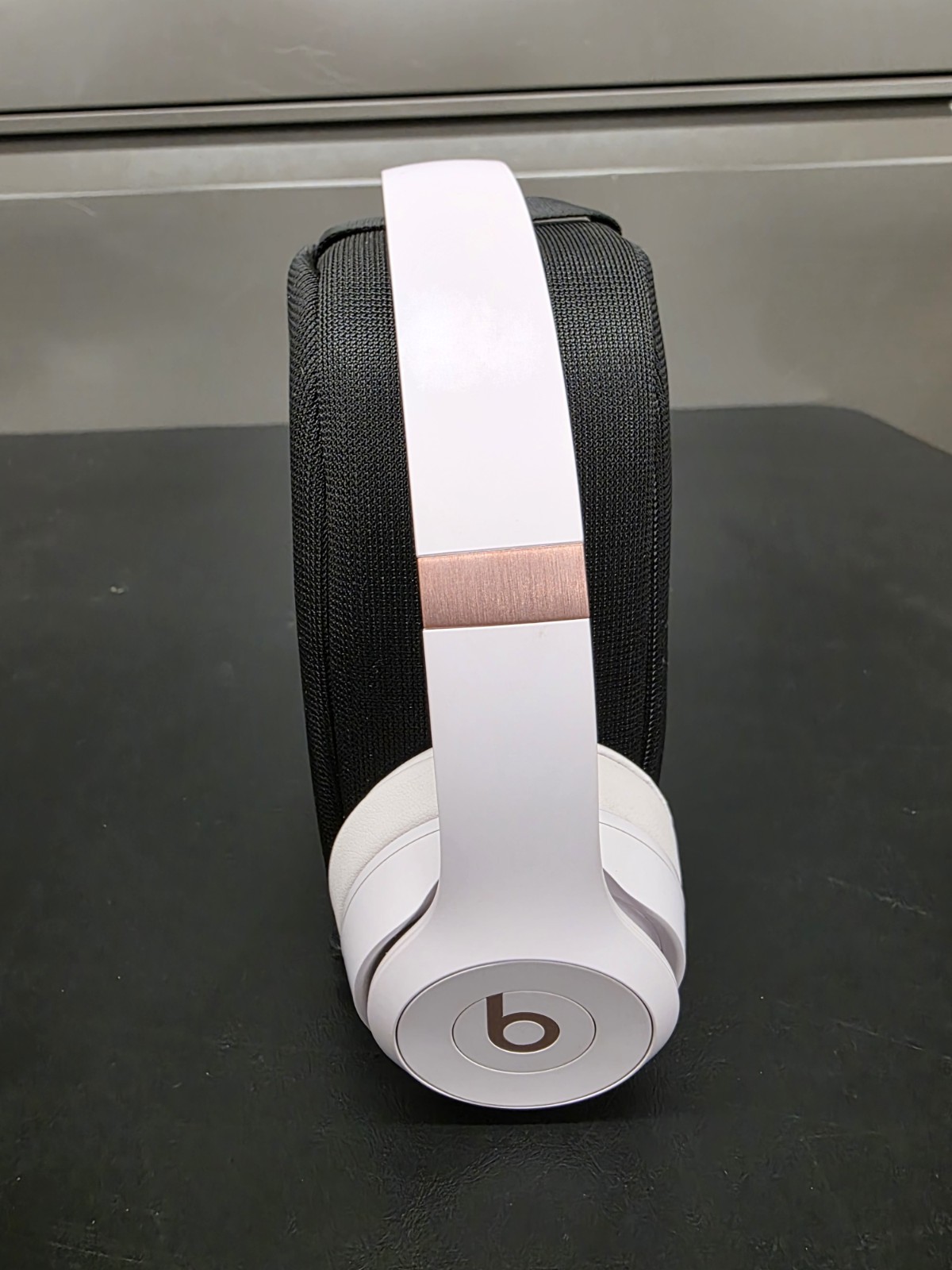 Beats Solo 4 Bluetooth Wireless On-Ear Headphones – Cloud Pink – MUW33LL/A