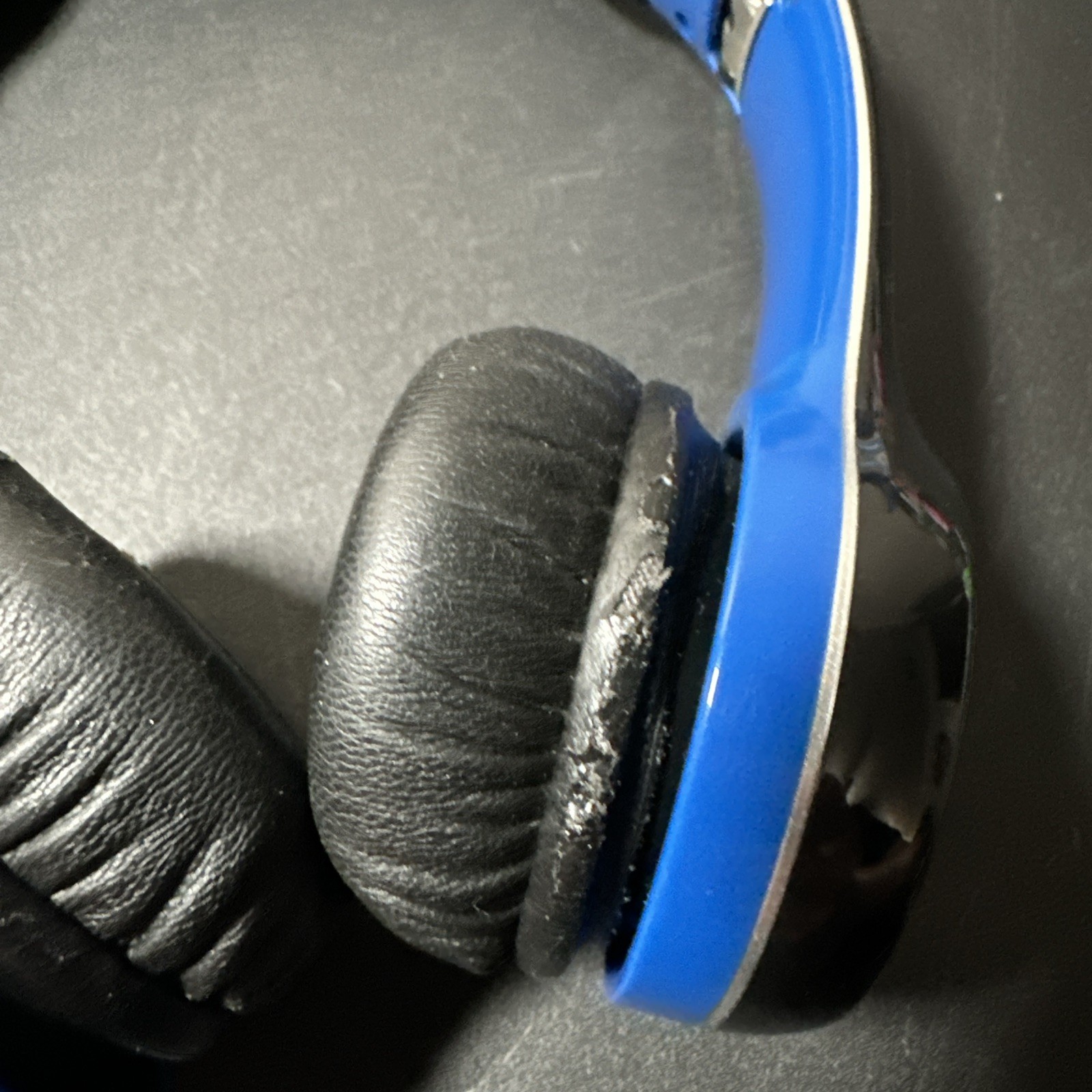 Soul by Ludacris SL100UB Ultra Dynamic On-Ear Headphones Blue w/ pouch and cord