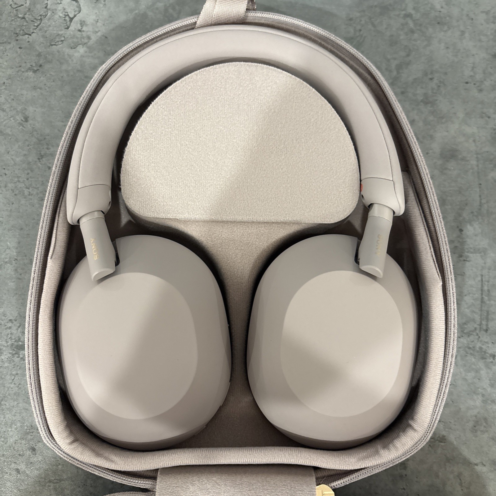 Sony WH-1000XM5 Wireless Noise Cancelling Over-the-Ear Headphones Smoky Pink