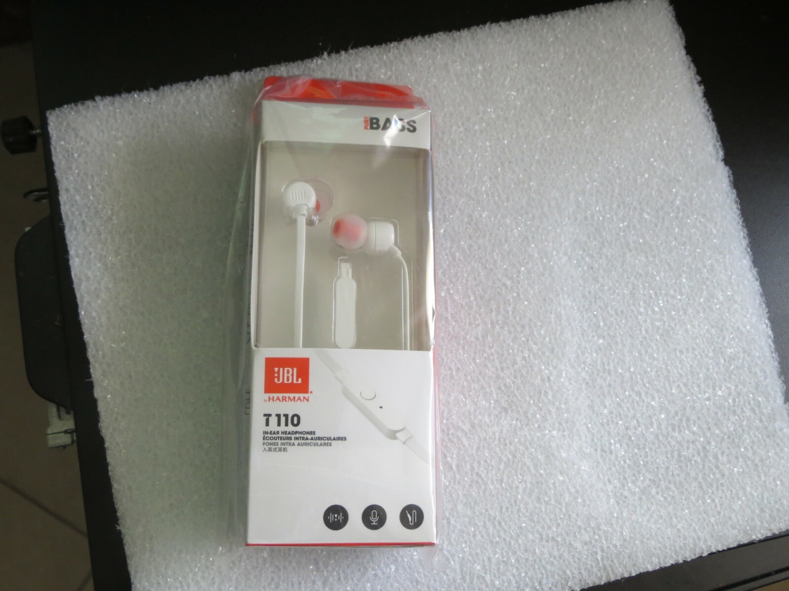 JBL T110 Harman Kardon Pure Bass Tangle Free In-ear Headphones/Mic (White)NEW