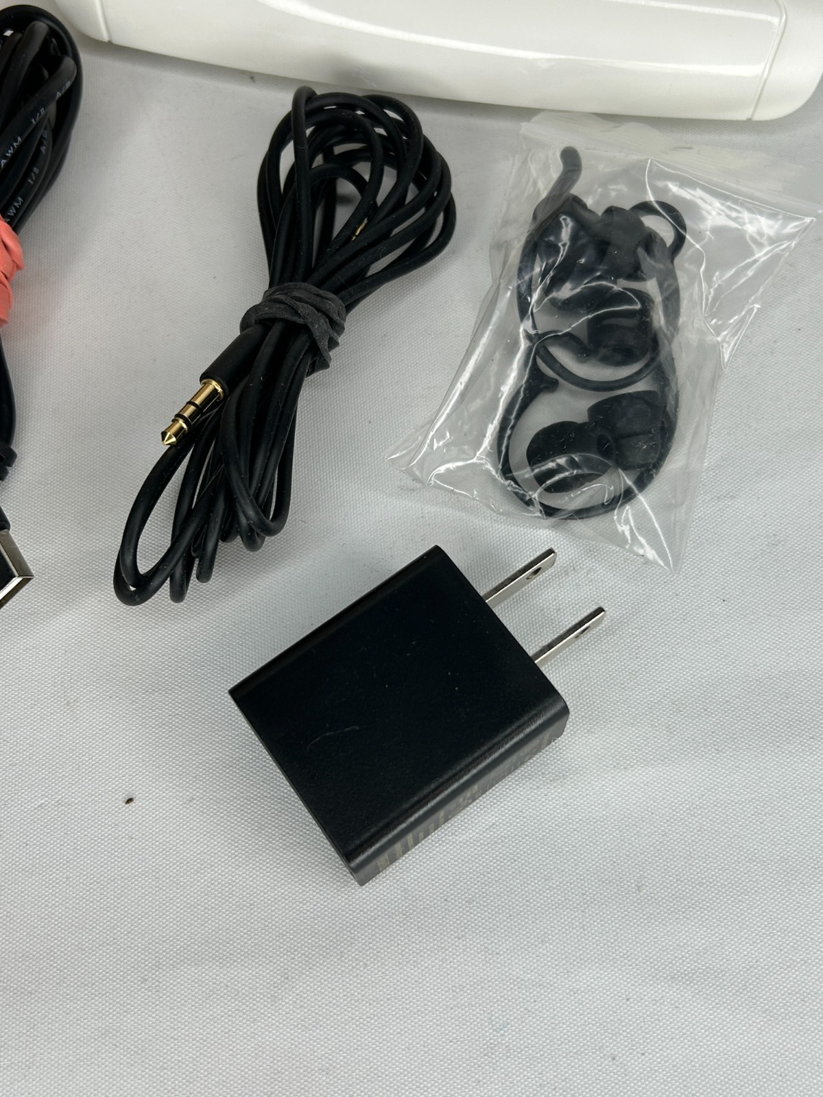 SIMOLIO 2.4GHz Wireless TV Headset Digital/Analog for Hearing Impaired SM-823