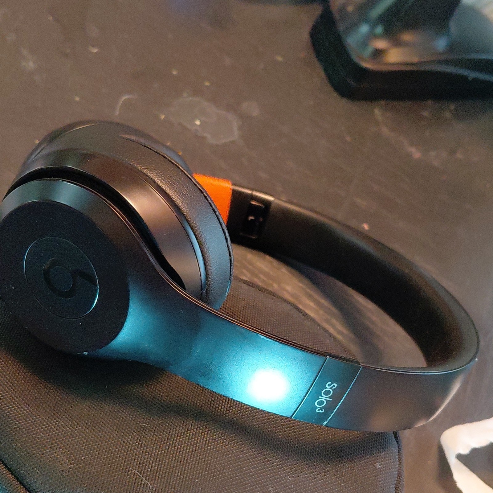 Beats by Dr. Dre Solo3 Wireless Bluetooth On-Ear Headphones w/ Mic Black