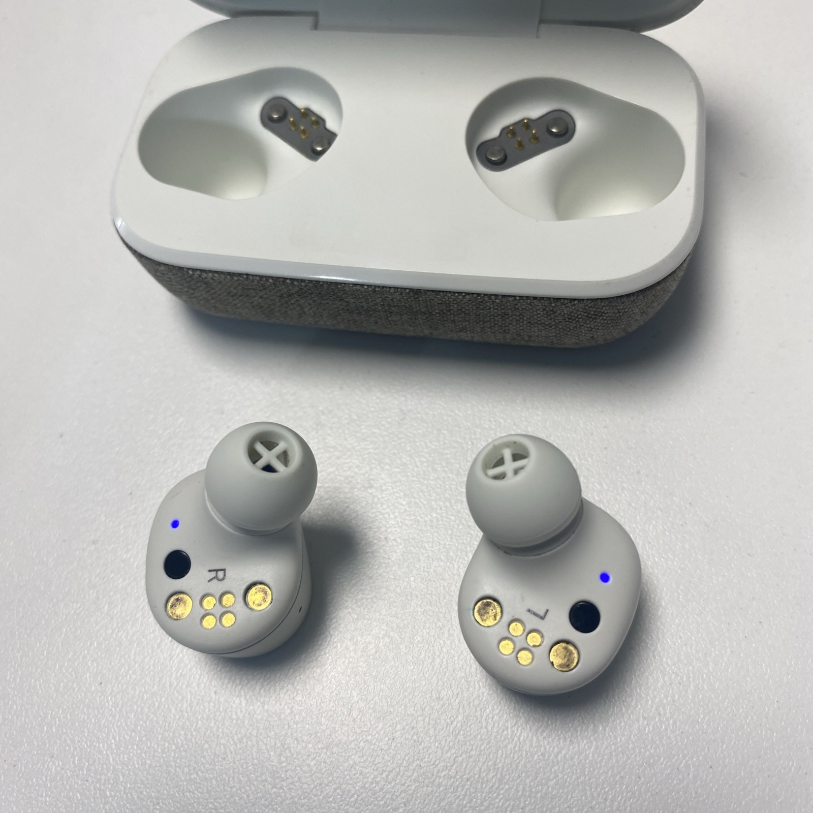 Sennheiser M3IETW2C True Wireless Momentum 2 Bluetooth Earbuds White