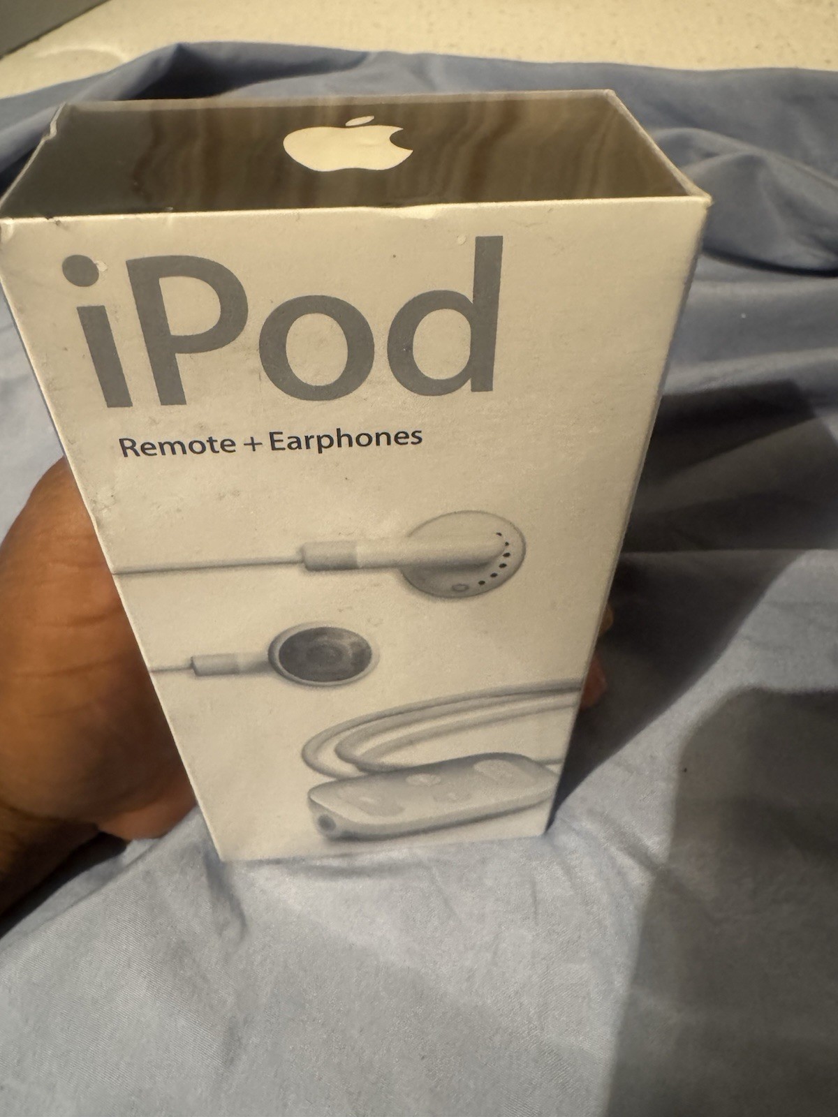 Sealed iPod Remote + Earphones