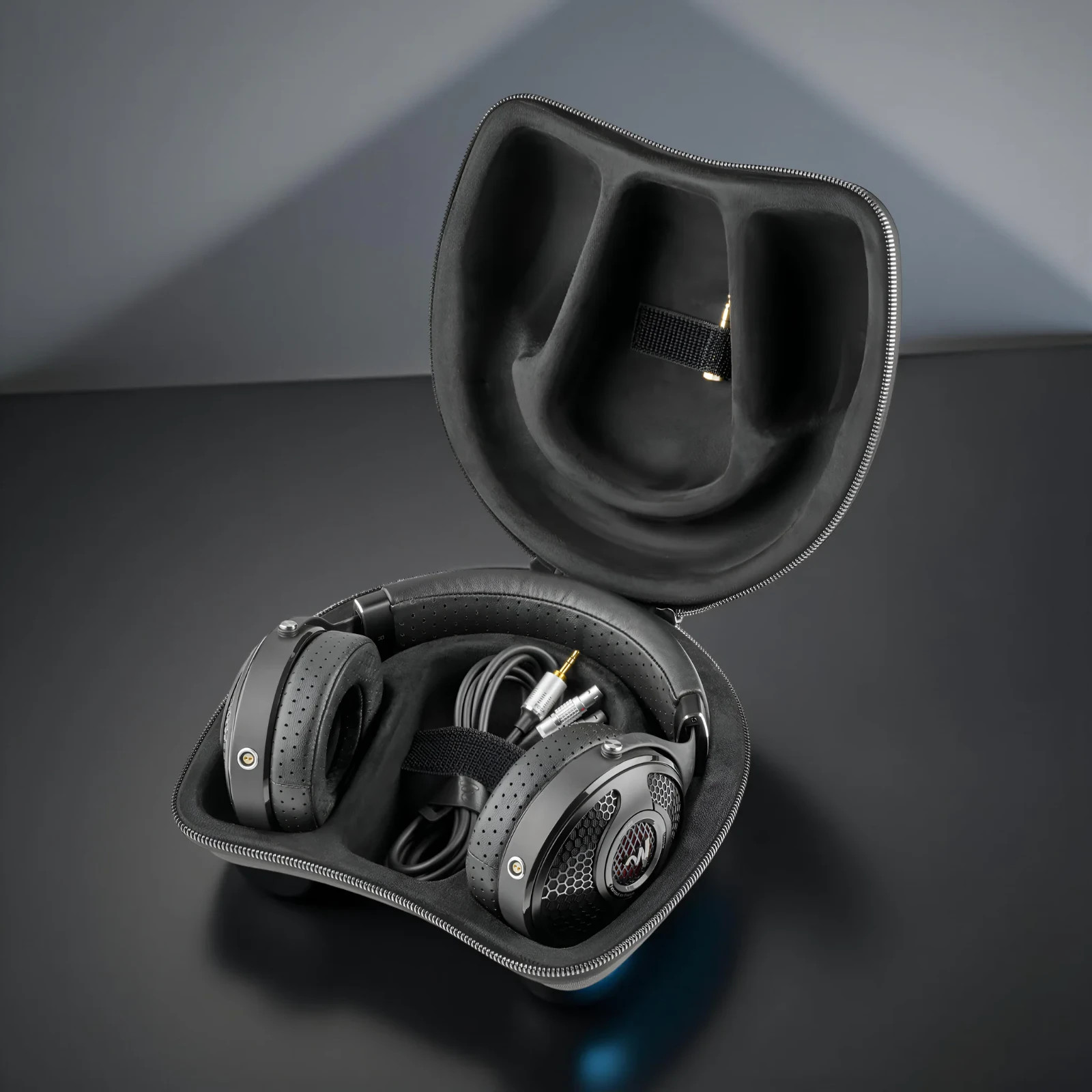 Focal Utopia 2022 Open-Back Wired Headphones – Black