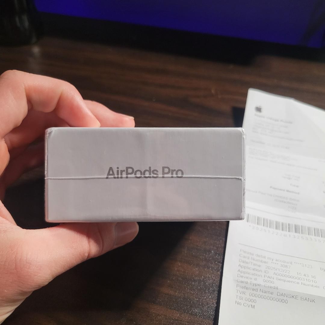 Apple AirPods Pro 3 ANC/Transparency Bluetooth In-Ear Earbuds White A3063