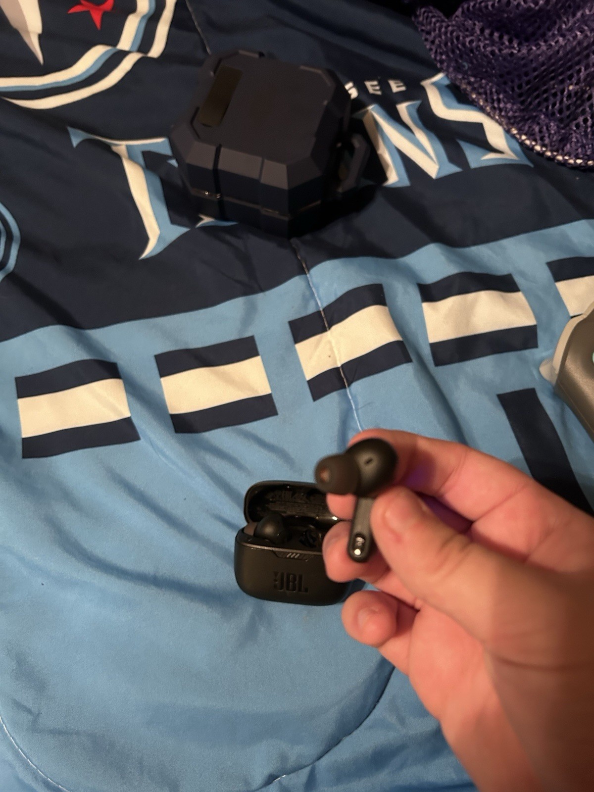 JBL Customer Earbuds Wireless Bluetooth Black with Charging Case