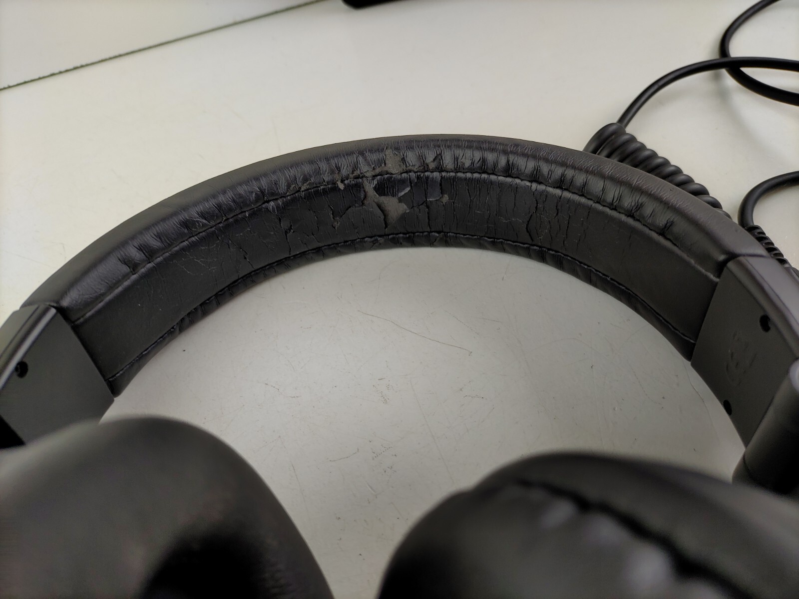 Shure SRH440 Professional Studio Headphones – Pre-owned