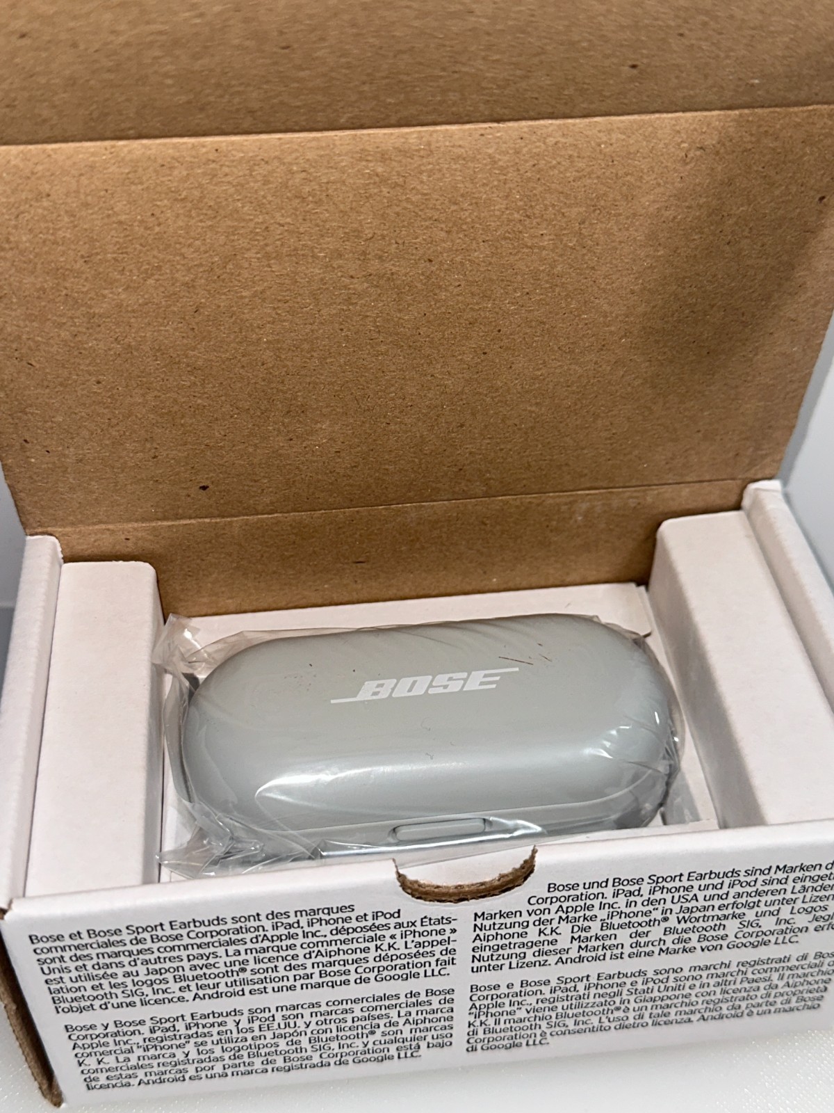 Bose Sport Earbuds Wireless Bluetooth In-Ear Headphones Glacier White 805746-003