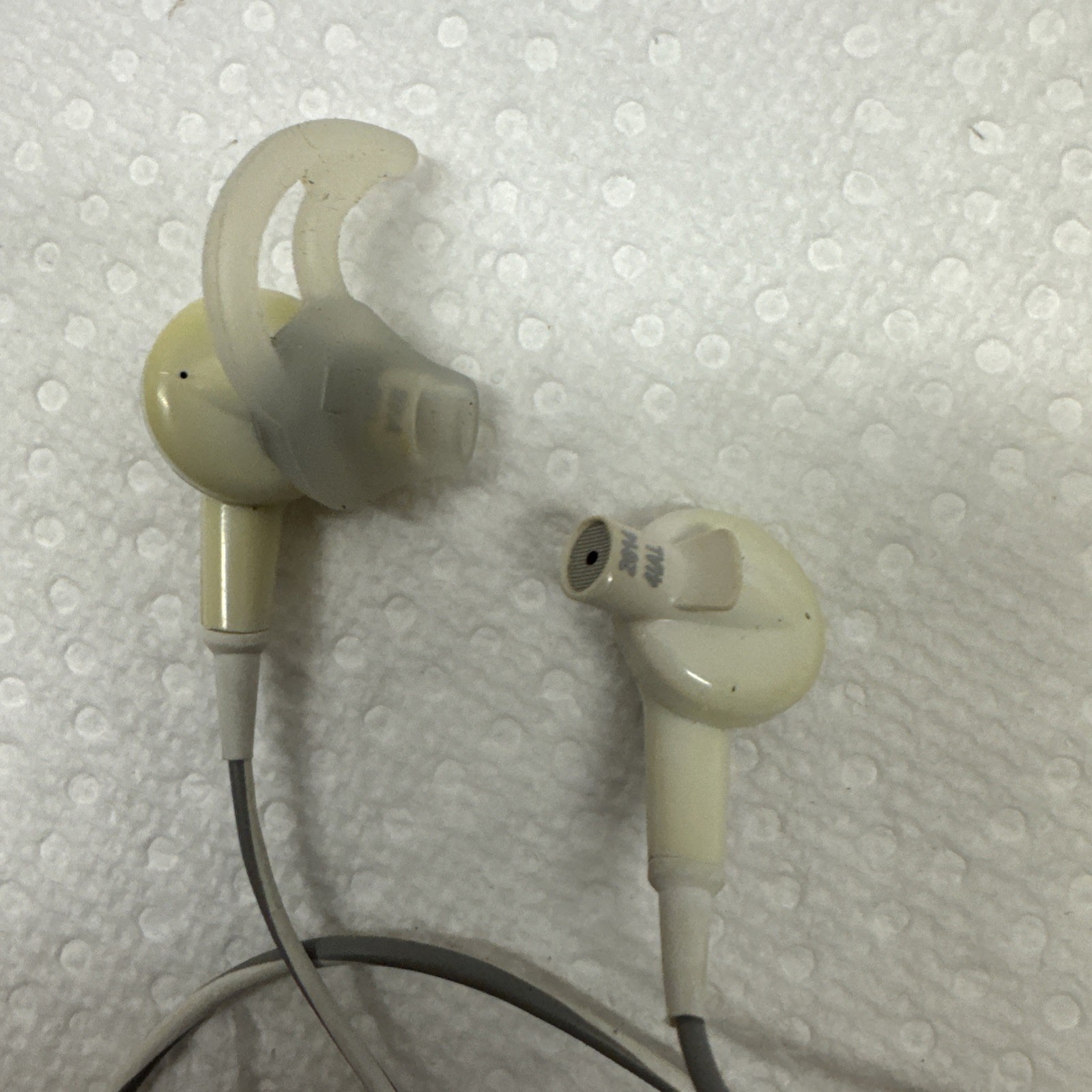 Bose SoundSport – Wired 3.5mm In-Ear Headphones – Frost White – Used