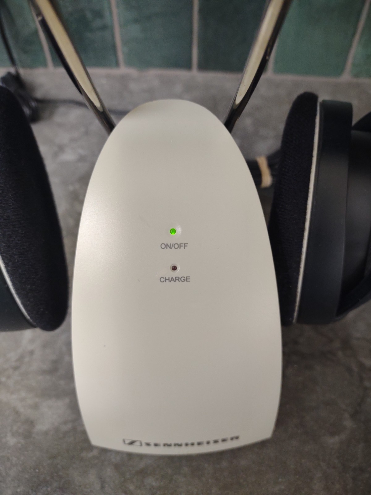Sennheiser HDR 120 Wireless On-Ear Headphones with TR 120 Charging Base