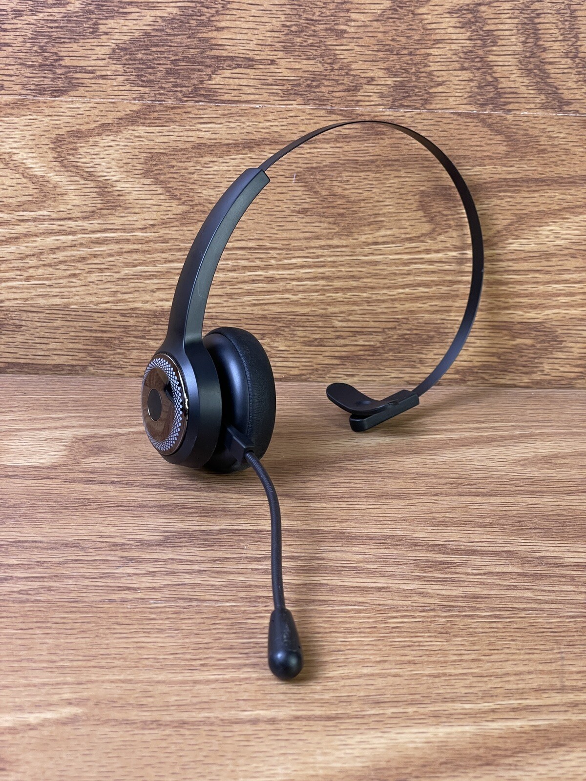 Levn LE-HS010 Superior Black Noise Canceling Bluetooth V5.0 Headset Used