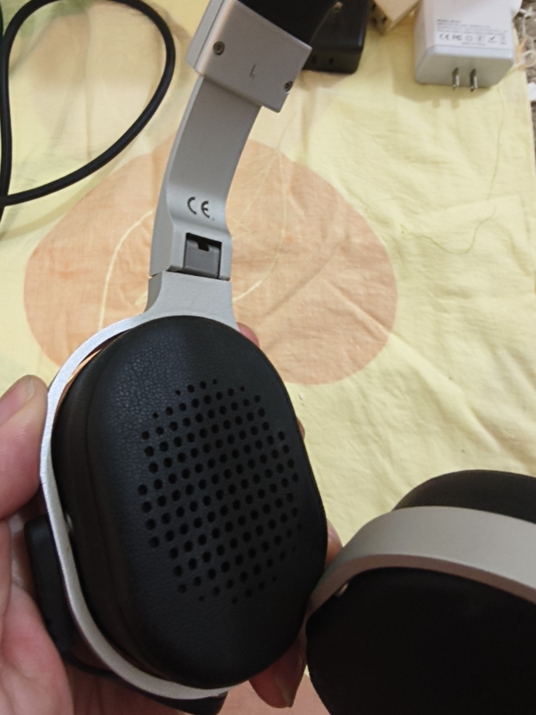 kef m500 on ear headphone excellent condition
