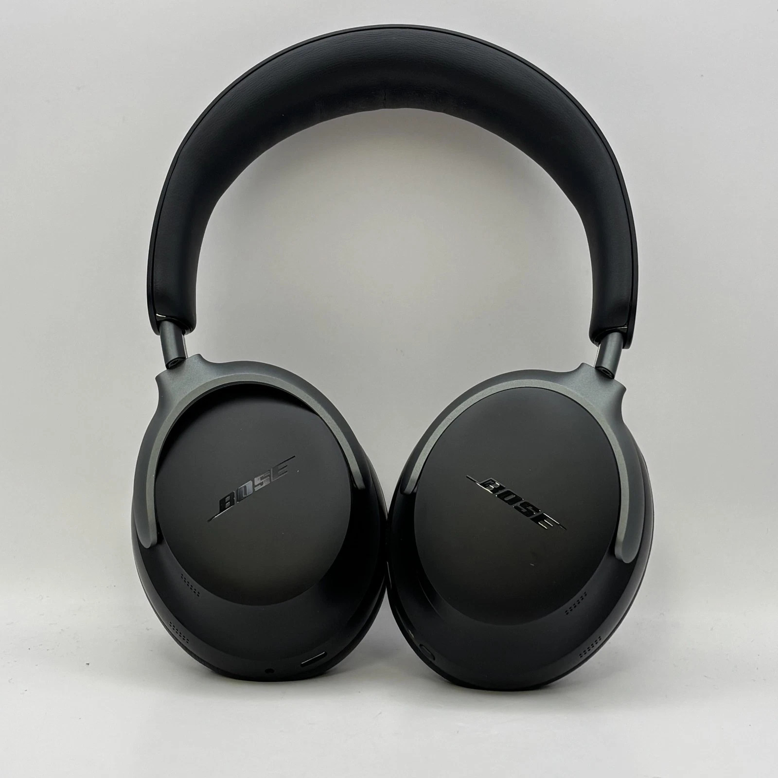 Bose QuietComfort Ultra Headphones Black w/ Case & Charger – Excellent