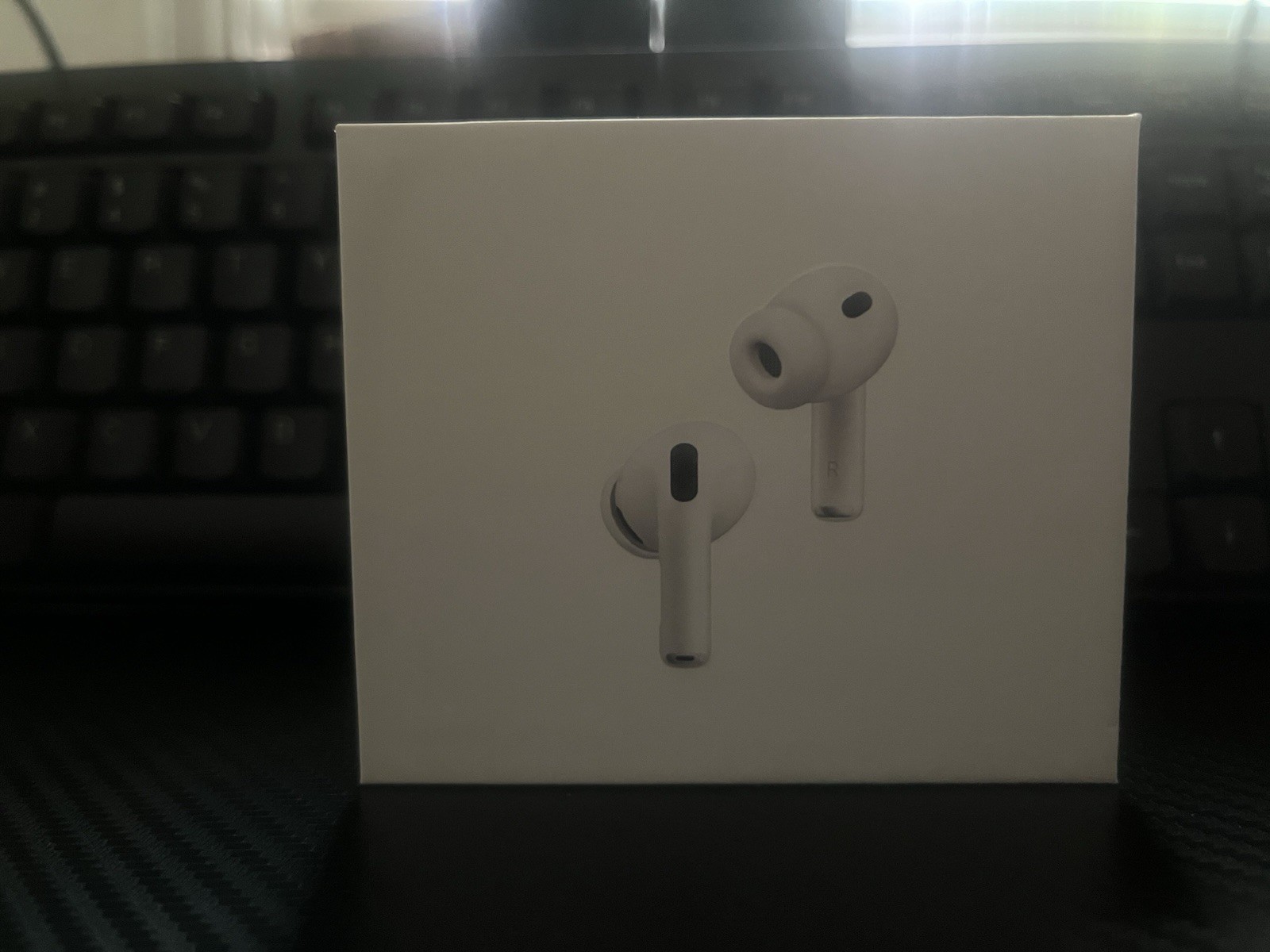Apple AirPods Pro 3 White Wireless In-Ear Earbuds w/ Charging Case, ANC