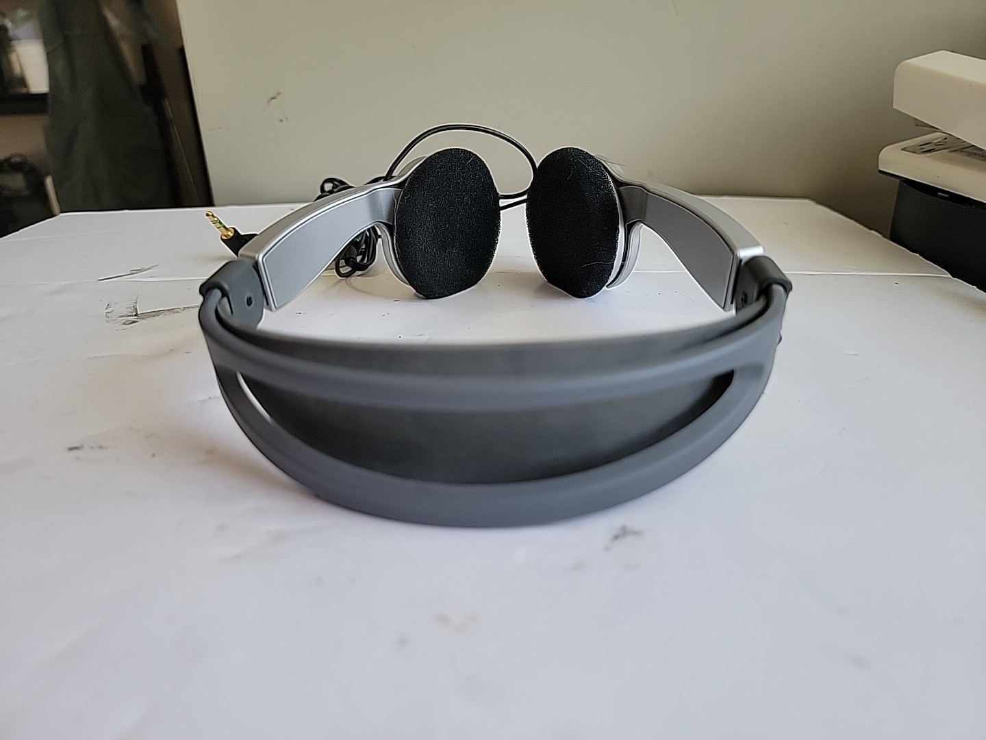 Radio Shack Pro 35A Titanium Stereo Headphones Black Gray Silver Tested EUC