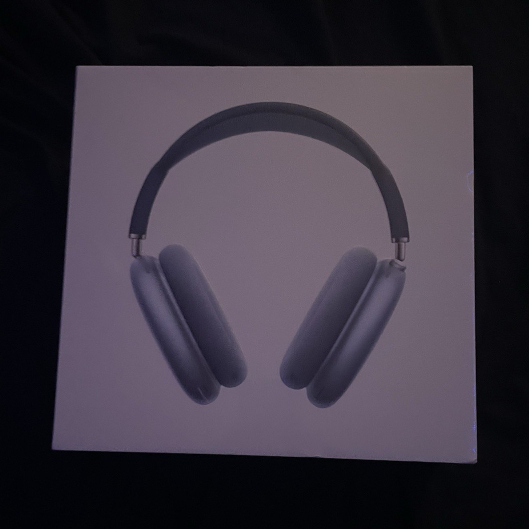 Apple AirPods Max Bluetooth Wireless Over-Ear Headphones ANC Spatial Audio Blue