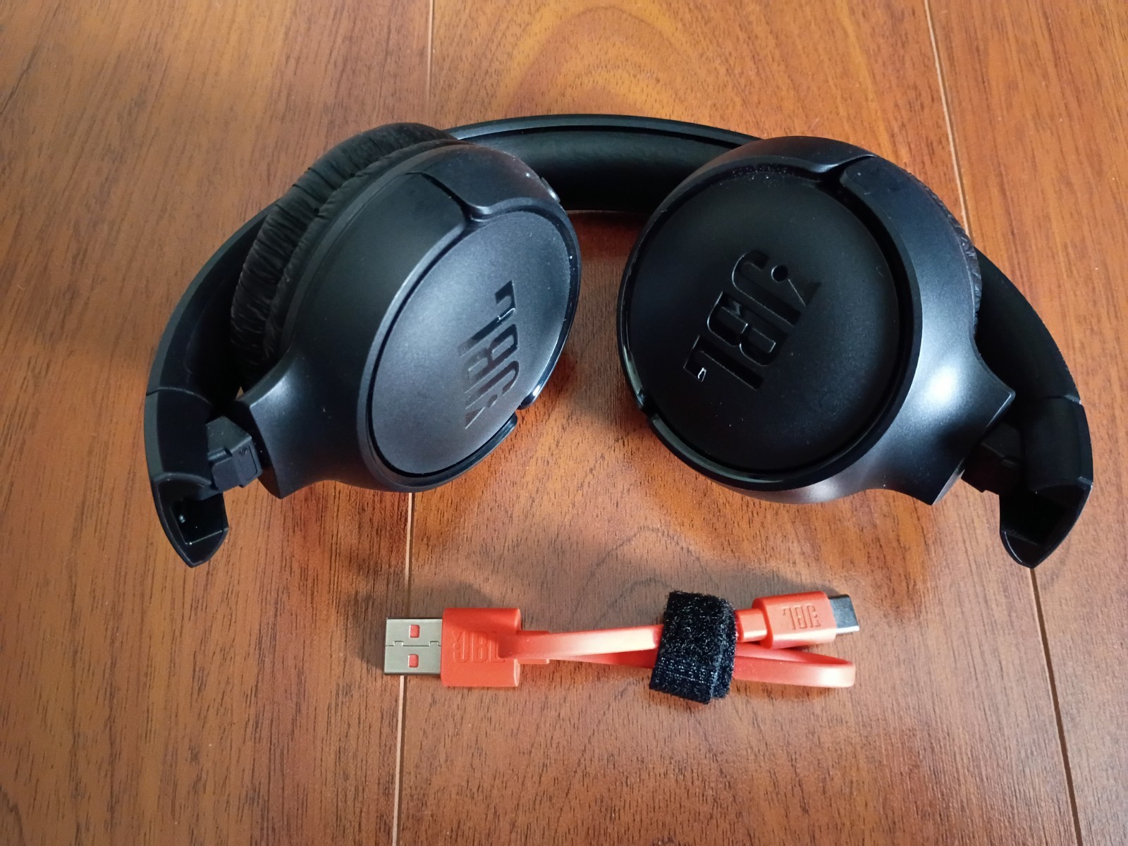 JBL Tune 510BT, Wireless on-ear headphones
